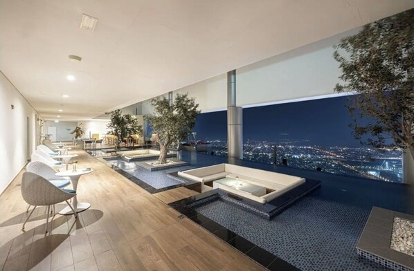 Terrace/patio - Luxury 2BR, Burj views & Infinity roof top pool (Dubai)