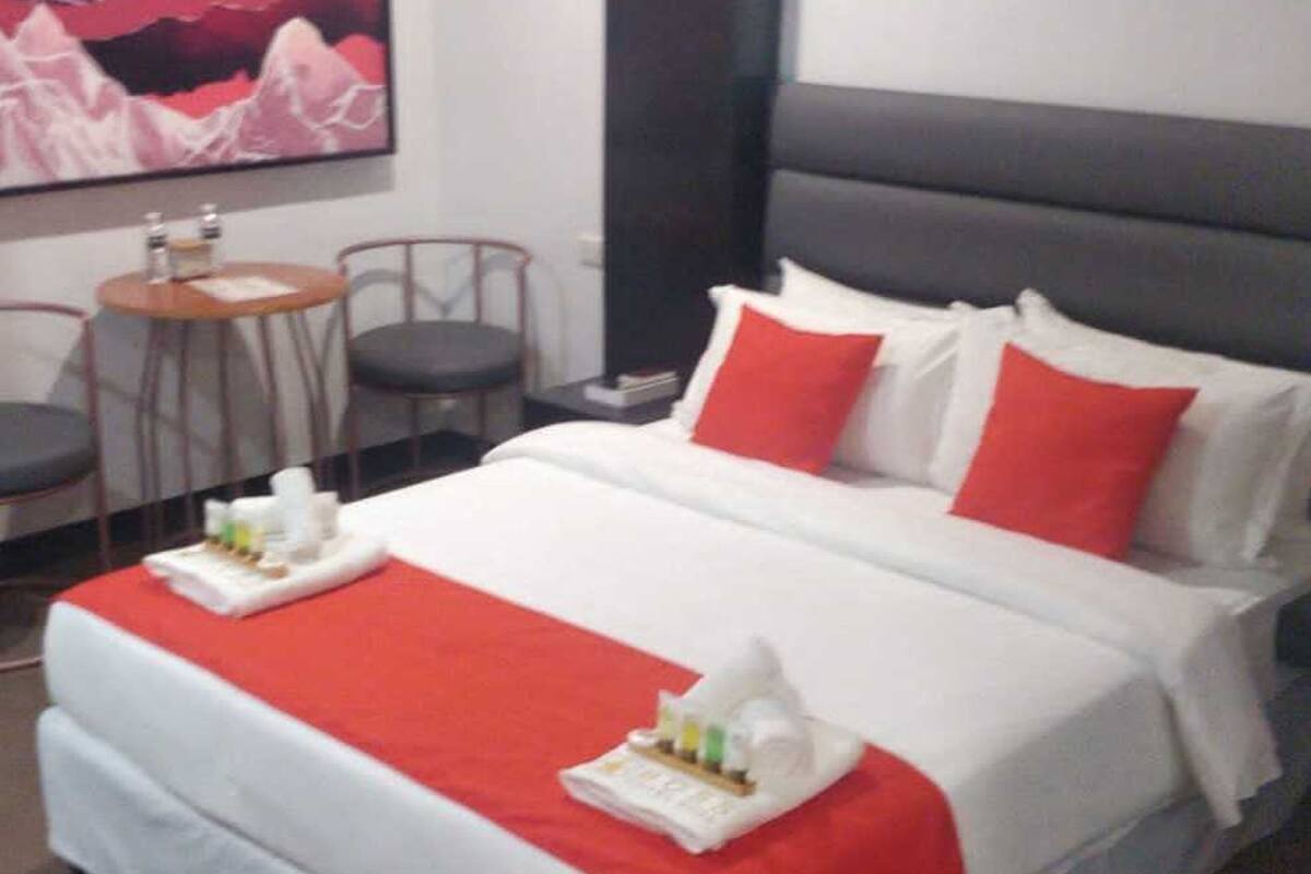 Family Room | Premium bedding, desk, free WiFi, bed sheets