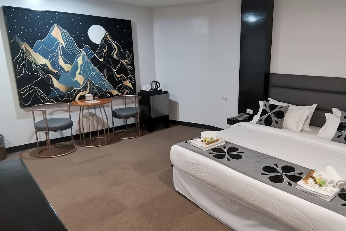 Chambre Double Supérieure | Literie de qualité supérieure, bureau, Wi-Fi gratuit, draps fournis