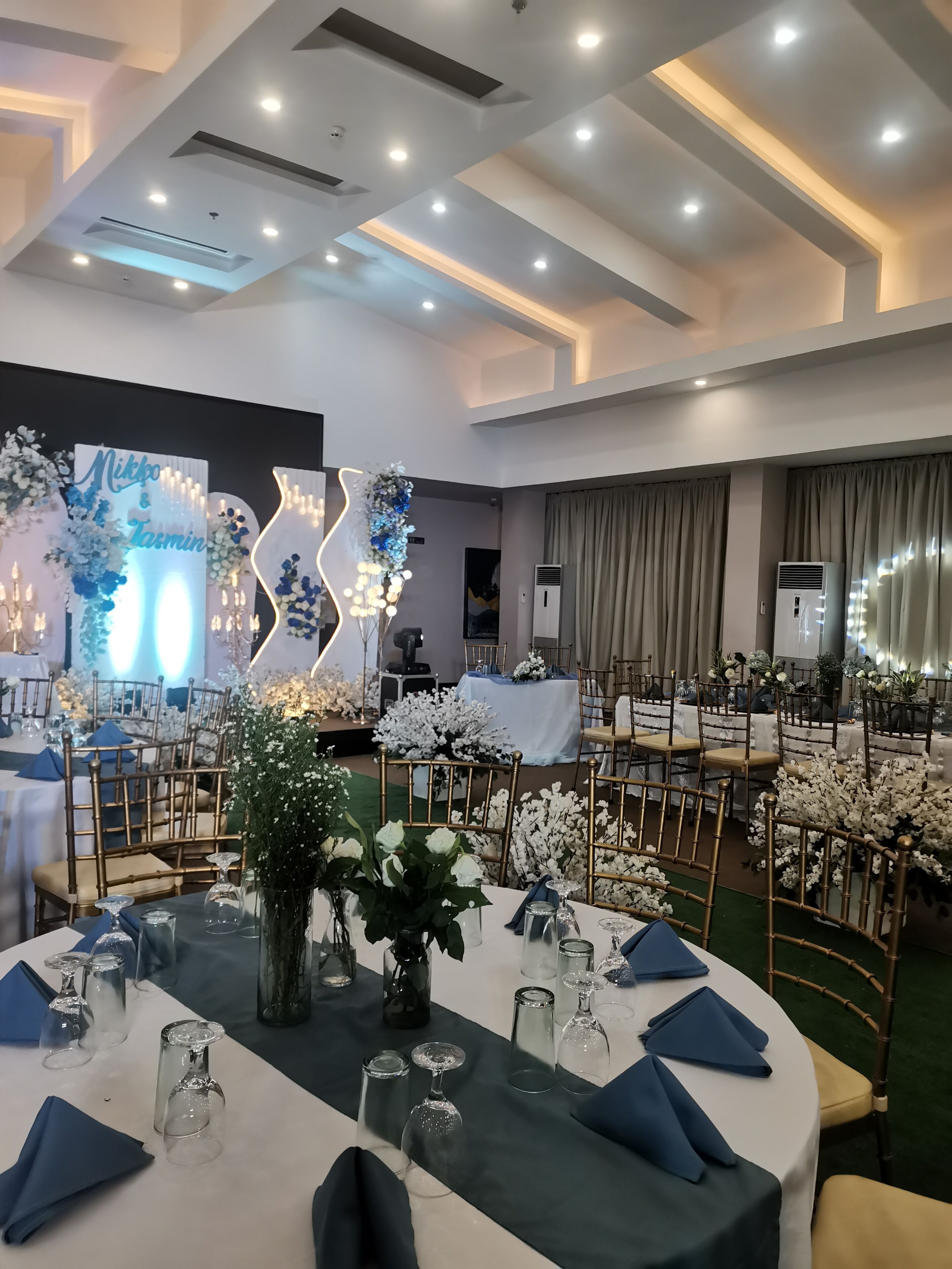 Banquet hall