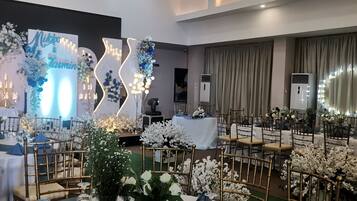Banquet hall