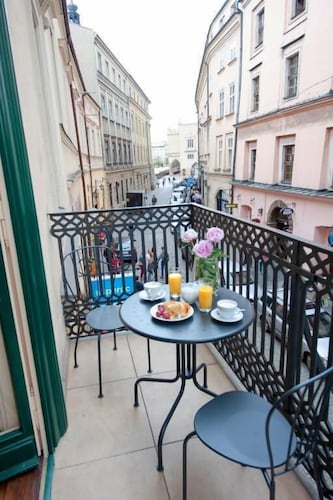 Roman Apartments