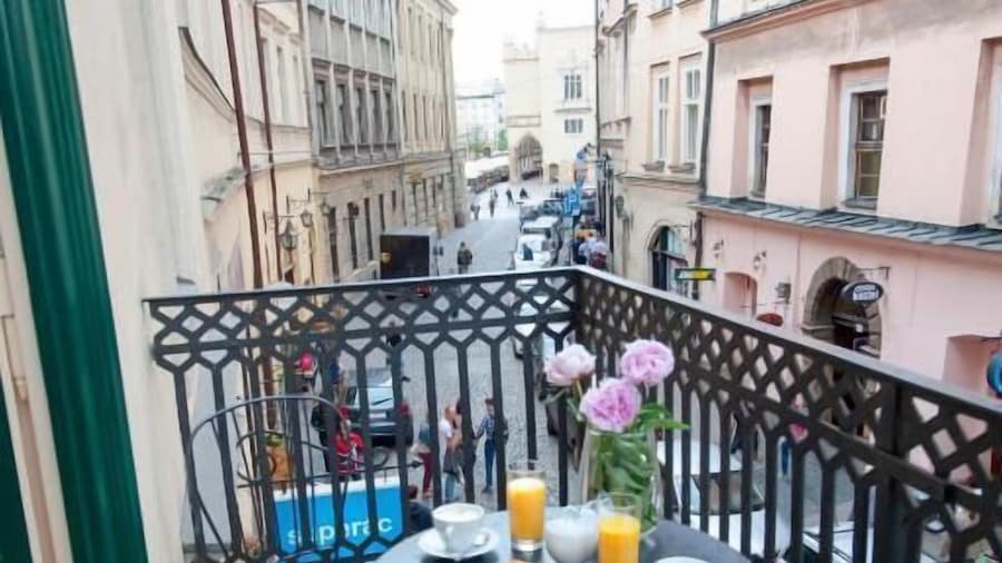 Roman Apartments