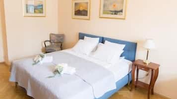 Apartamento luxo, 2 quartos | Cofres nos quartos, cortinas blackout, ferros/tábuas de passar roupa