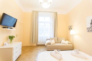 Comfort Apartment, 1 Bedroom | In-room safe, blackout drapes, iron/ironing board, free WiFi - Roman Apartments (Kraków)