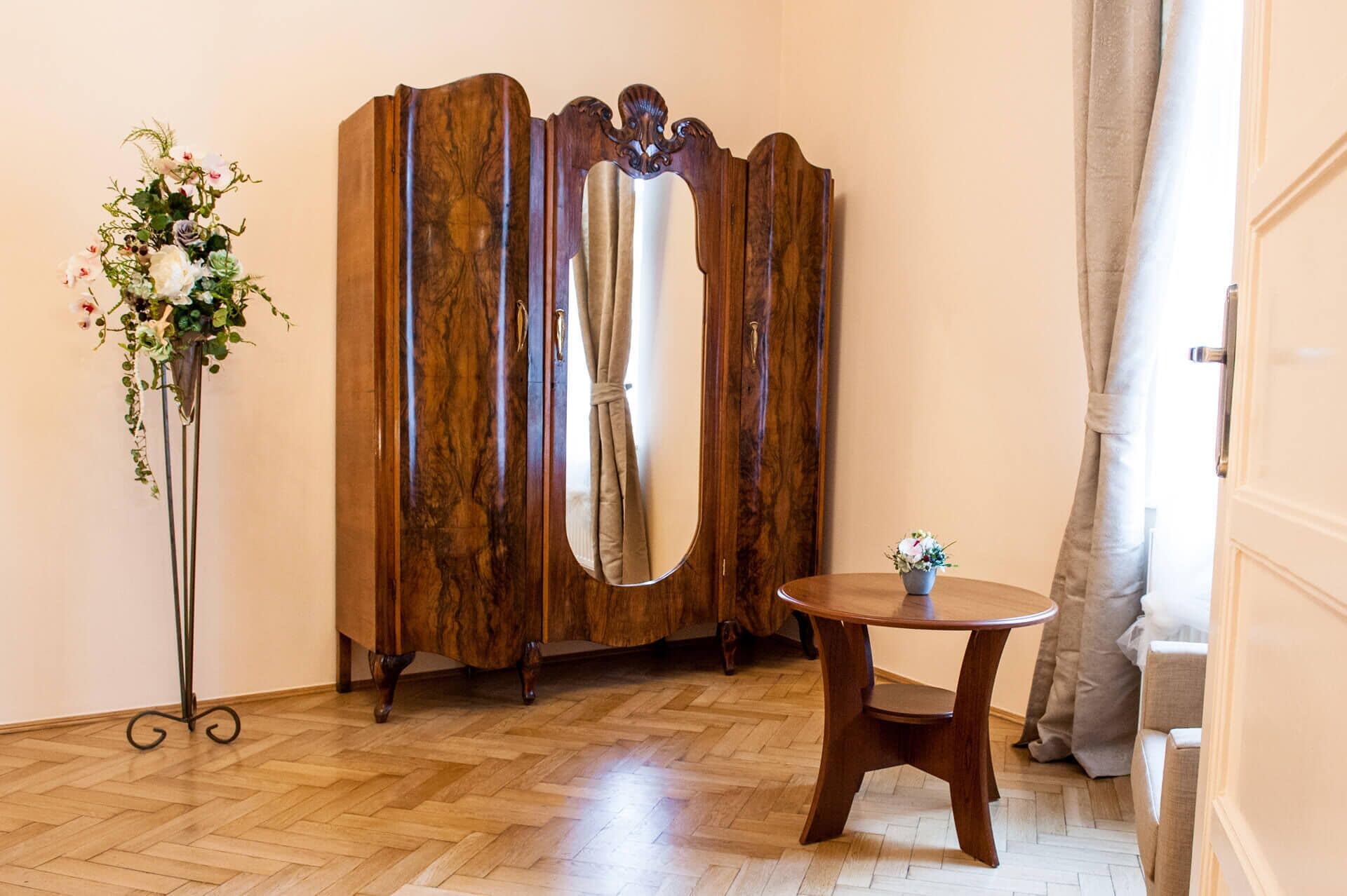 Căn hộ Superior, 1 phòng ngủ | Két bảo mật tại phòng, màn/rèm cản sáng, bàn ủi/dụng cụ ủi quần áo 