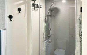Douche, sèche-cheveux