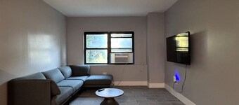 Modern 2BR Loft Feel Classic Brooklyn Charm