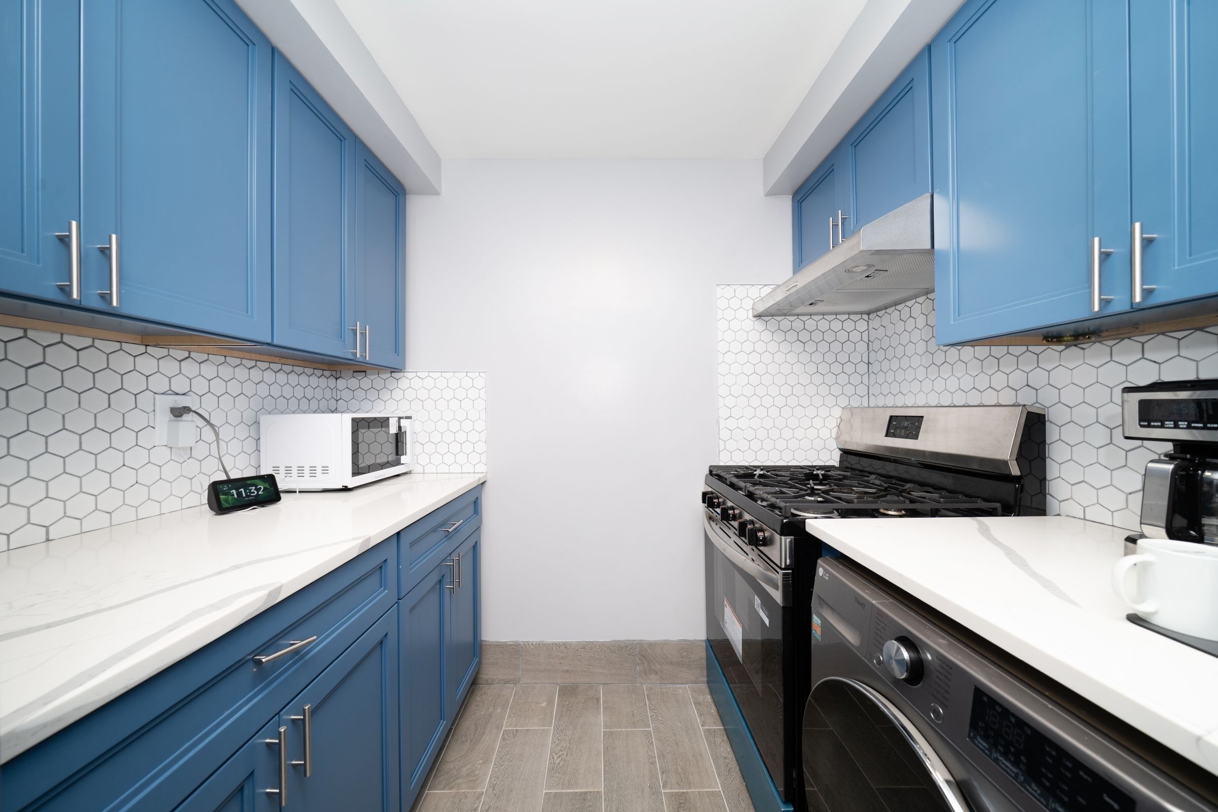 雪櫃、微波爐、焗爐、爐具