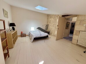 4 bedrooms, free WiFi