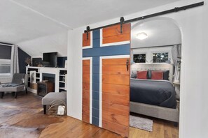 1 bedroom, iron/ironing board, free WiFi, bed sheets