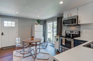 Fridge, microwave, oven, stovetop - This apartment is a 2 bedroom(s), 1 bathrooms, located in Kansas City, KS. (Kansas City)