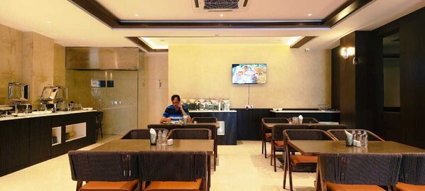 Tägliches Frühstücksbuffet gegen Gebühr