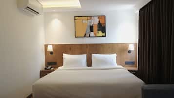 Deluxe Double Room, City View | Laptop workspace, free WiFi