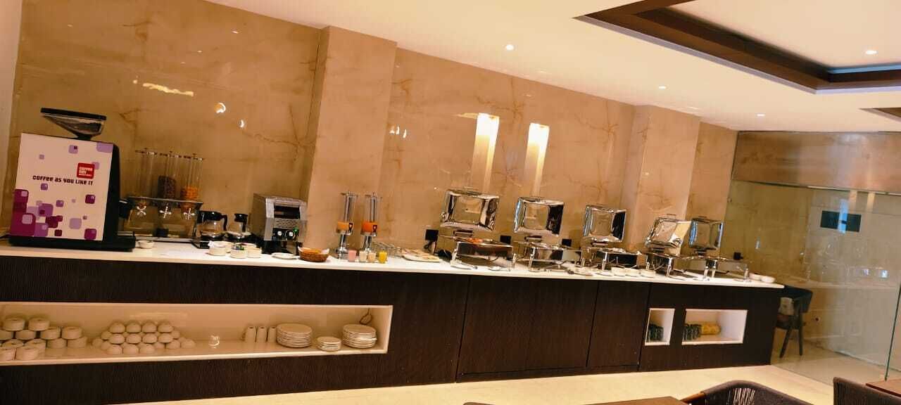 Daily buffet breakfast for a fee