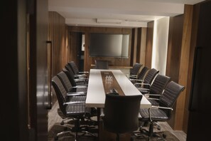 Business centre - Silvotel By Bizzgrow Hotels (Indore)