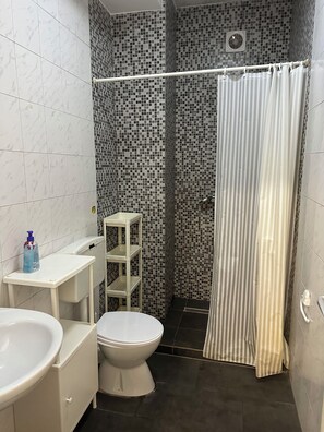 Basic Room | Free WiFi