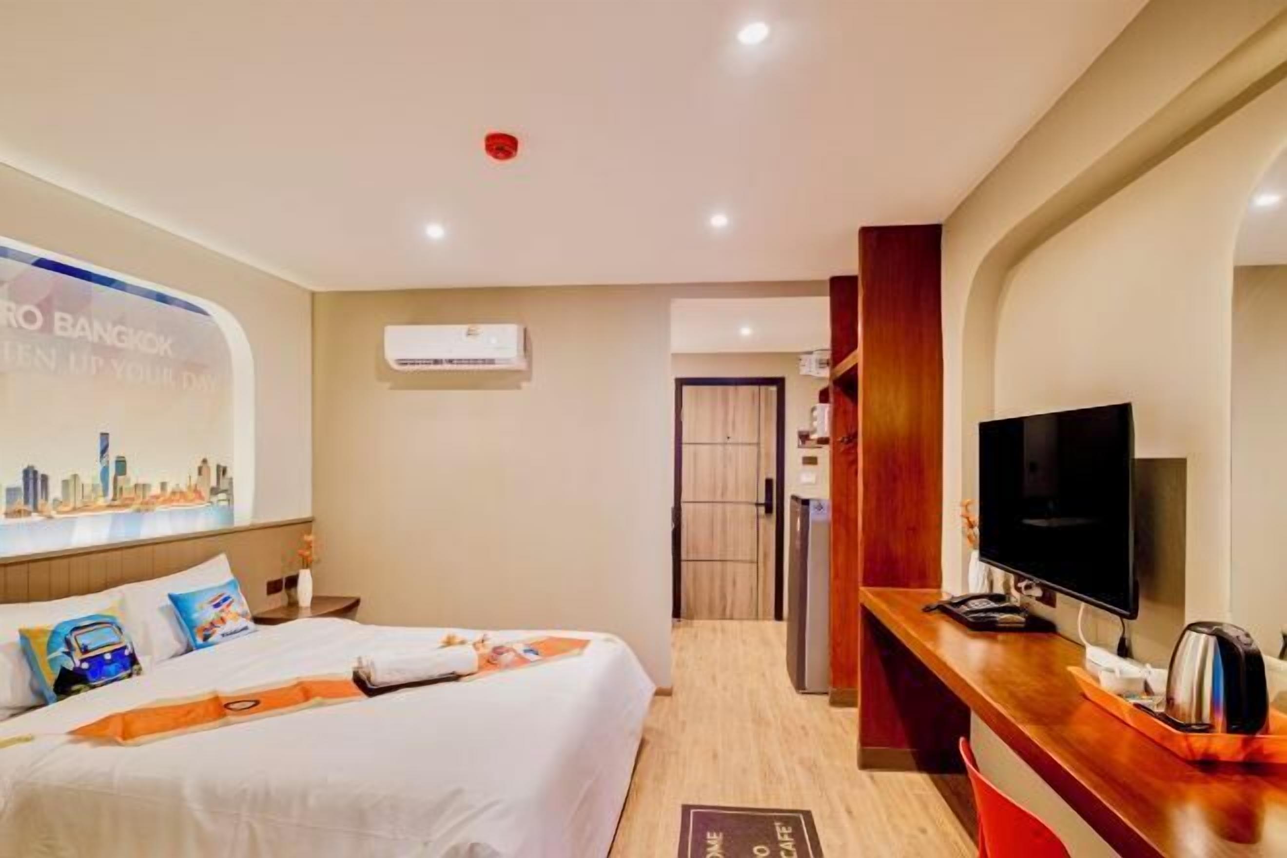 책상, 무료 WiFi, 침대 시트