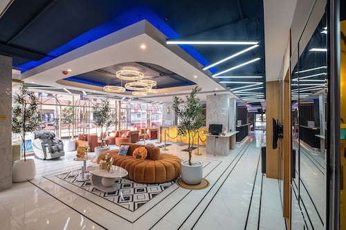 Metro Hotel Phahonyothin 35