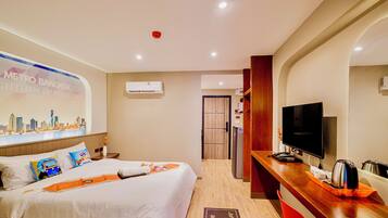 Deluxe Double Room | Television