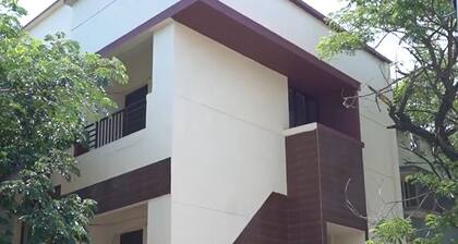 Cozy Single Room by Zenova Stays