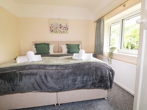 3 bedrooms, individually decorated, individually furnished, free WiFi - Oxcroft View (Worksop)