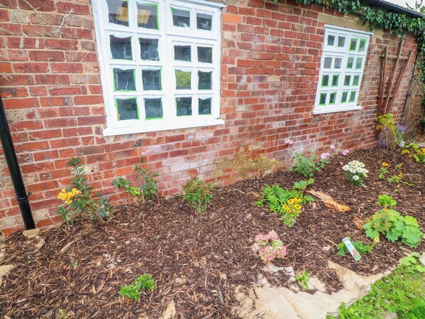 Cottage | Exterior detail - Oxcroft View (Worksop)