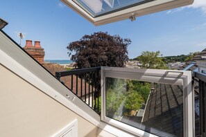 Property grounds - Welcome to Rowallen, in the heart of Ryde town on the Isle of Wight, a stunning Edwardian town house (Ryde)