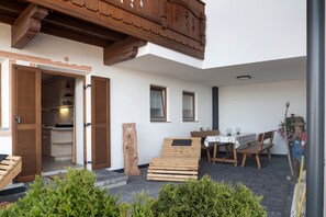 屋外ダイニングエリア