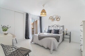 2 bedrooms, WiFi, bed sheets - 'Afirama 1' Holidays with Sea View, Wi-Fi and Air Conditioning (Las Caletillas)