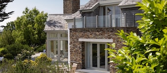 Meadowside - Rock - stylish retreat sleeping up to 8 guests in 4 bedrooms