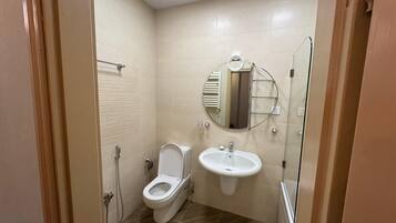 Luxury Apartment, Balcony, Sea View | Bathroom | Free toiletries, hair dryer, bathrobes, slippers