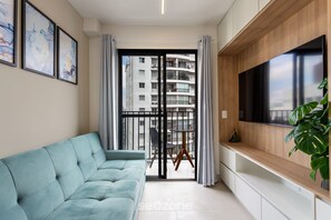 Basic Apartment | Living area