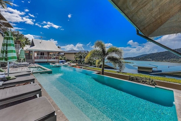 Pool - 2 Bed 2 Bath apartment with breath-taking Coral Sea views (Airlie Beach)