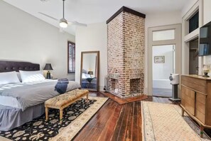 5 عدّة غرف نوم ومكواة/لوح كي وواي فاي وملاءات أسرّة