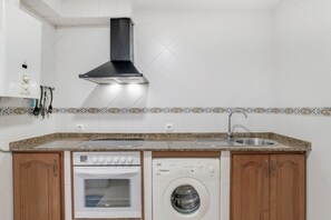 Frigorífic, microones, forn i placa de cuina