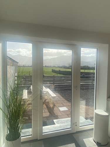 Hayfield View Charming 2-bedroom cottage in beautiful Beaufort, Killarney, WIFI