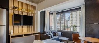 Modern Studios on R. Augusta 800m From the Subway - OAG