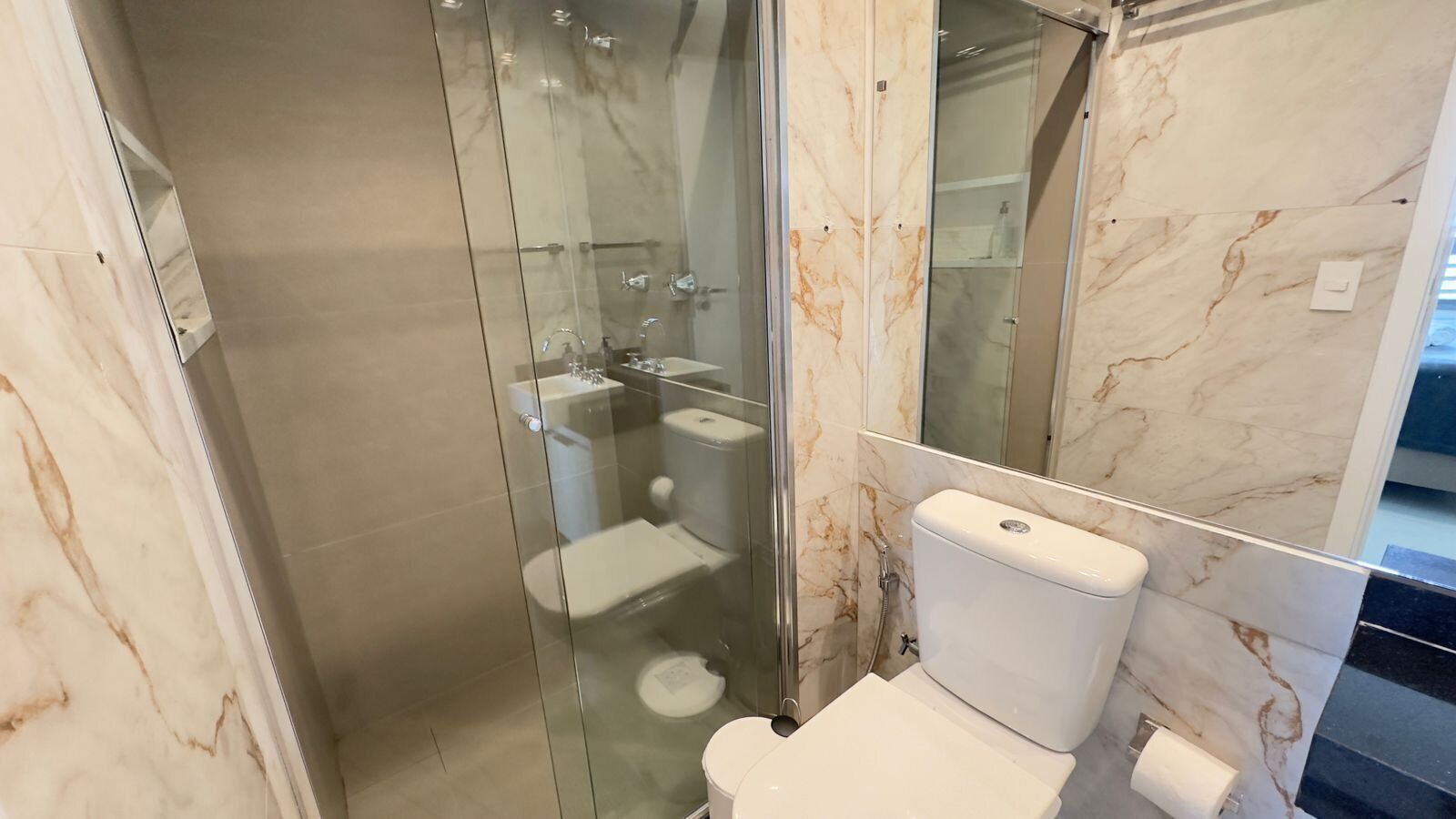 基础公寓 | 浴室