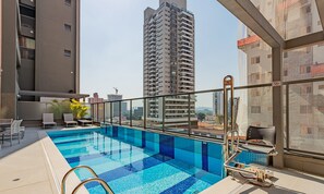 Outdoor pool - HMO - Full-length Studios in Building c/ Pool (São Paulo)