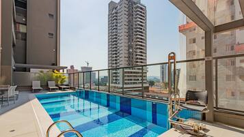 Kolam renang outdoor