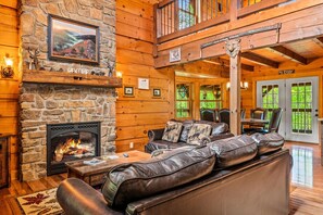 Smart-tv, eldstad och tv-spel