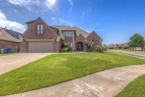 Exterior - Unforgettable Memories & Easy Living (Tulsa)