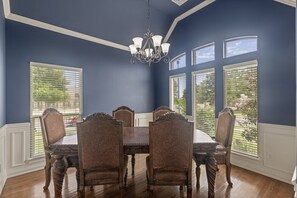 獨棟房屋, 4 間臥室, 庭院, 泳池景觀 | 餐廳