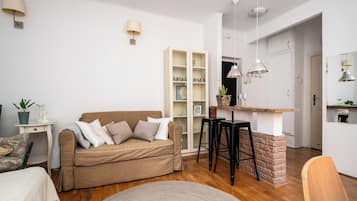Studio (5) | Living area | Flat-screen TV