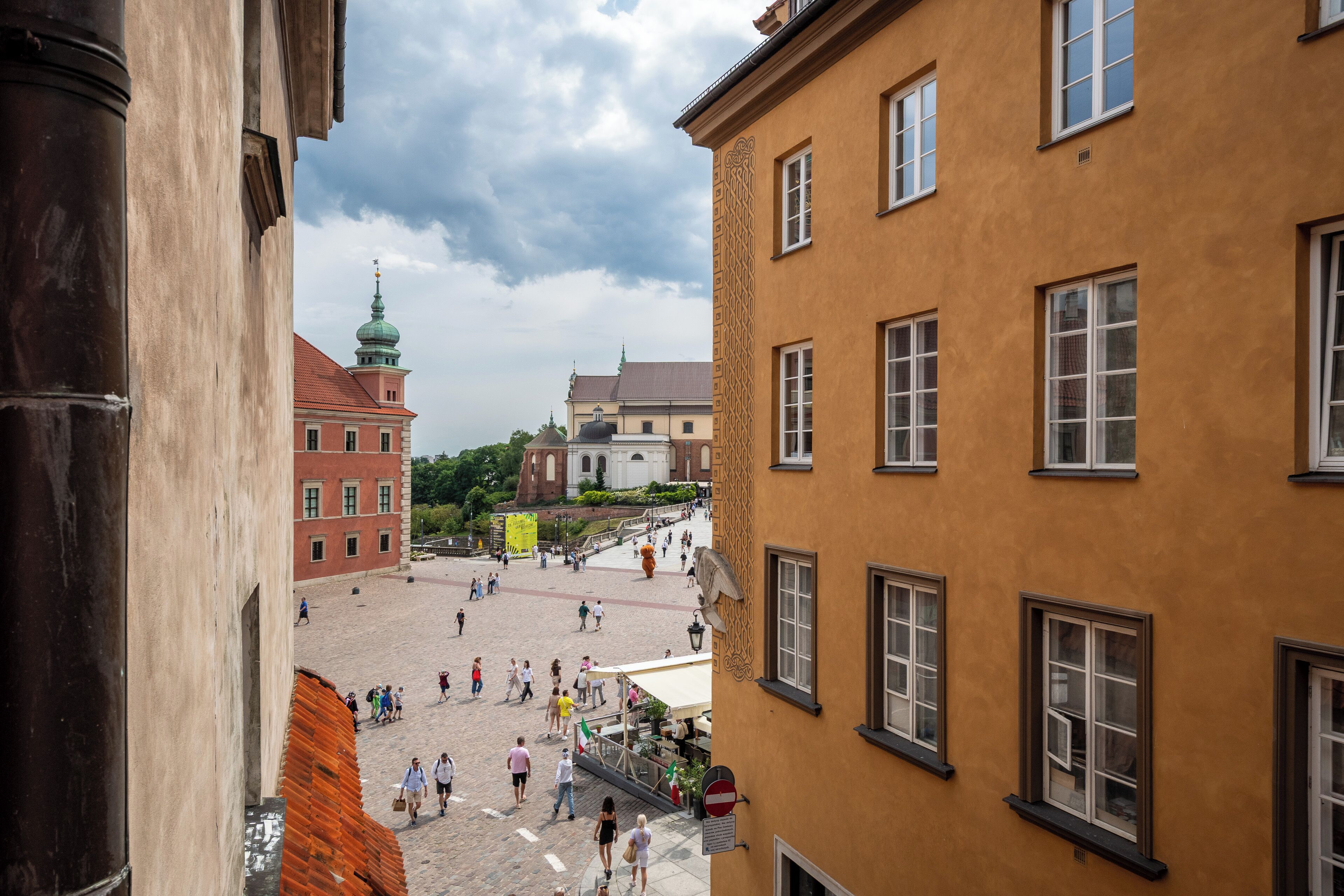 Studio (5) | Pemandangan dari kamar