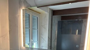 Unclassified image, 4 of 11, button - Mimosa room - Domaine de la Provençale (ST DIDIER DE LA TOUR)