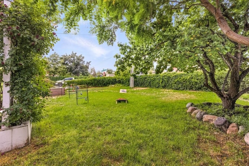 Boutique Estate - Hot Tub | Firepit | Fam Fun