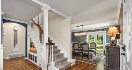 Boutique Estate - Hot Tub | Firepit | Fam Fun