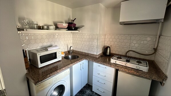 Deluxe Apartment | Private kitchen